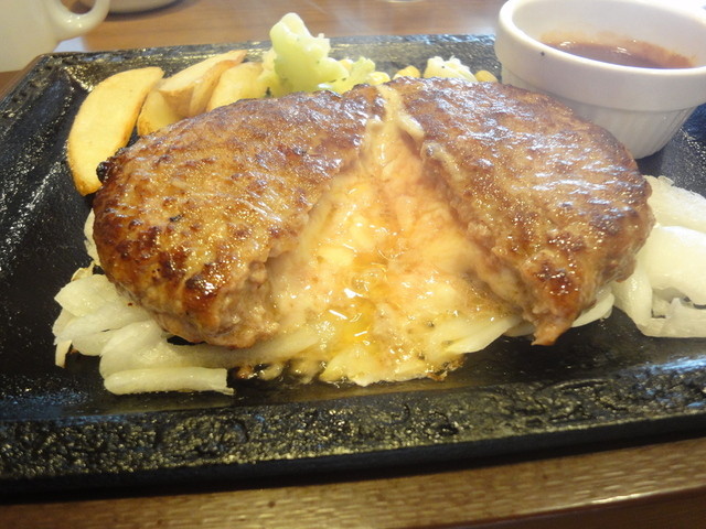 悲しくても腹は減る 涙のチーズインハンバーグ By B級めしのまーちん ステーキガスト 落合南長崎店 落合南長崎 ファミレス 食べログ 悲しくても腹は減る 涙のチーズインハンバーグ By B級めしのまーちん ステーキガスト 落合南長崎店 落合南長崎 ファミレス 食べログ