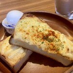 Bikkuri Donki - チーズトースト　ゆで卵付き