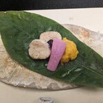 柚木元 - ホタテのブルーベリーソース 温かいカボチャサラダ