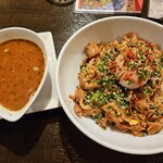 SAKURA BROWN - ぶっかけブタキムチカリー