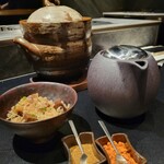 西麻布 焼肉 X - しめの もつまぶし もつの旨味がぎゅっと 米に入っていて そのままでも十分美味しい