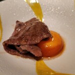 西麻布 焼肉 X - 卵黄の漬けと合わせていただく その後 ご飯に たらり