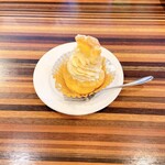 王様の珈琲 - 自家製シュークリーム。