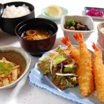 味波 - 【Ａ】　日替わりランチ　（写真は、エビフライ定食）　これで、700円　ご飯おかわり自由！