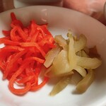 岩手屋 - 紅生姜、ザーサイ