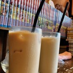 384 コーヒーショップ - アイスカフェラテ