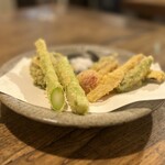 手打ち蕎麦 成冨 - ◎夏野菜の天ぷらは揚げたて。人気の天ぷら屋並みの美味さ！