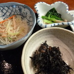 ゝゝ - 2013.09 ひじき、春雨サラダ、青菜の小鉢付き。
