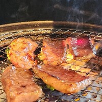 老舗精肉店直送 千種焼肉 飛騨牛の奴隷 千種店 - 