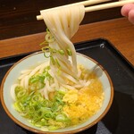 Sanuki Udon Kamahachi - 朝からうどん【冷】《小》(税込280円)
                        コシは有るけど少し弱めかなぁ
                        お出汁は昆布&鰹節系だと思うけど響かなかった
                        でもこのお値段で朝ご飯を頂けるのは本当に有難いです