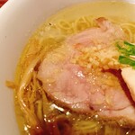 かずまちゃんラーメン - 豚チャーシュー、刻み生姜