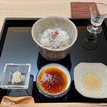 澤田 - 湯引きの鱧:煎り酒 ちり酢 鱧の卵の塩辛 