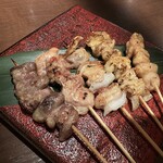 個室居酒屋×博多焼き鳥 巻きの助 - 焼鳥5種盛り合わせ