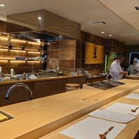 すし うおいち - 店内