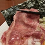 酒肴場 屯 - サシの入り具合が絶妙な和牛リブロース