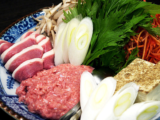 写真 : へのへのもへじ - 西大寺町・岡山芸術創造劇場ハレノワ前