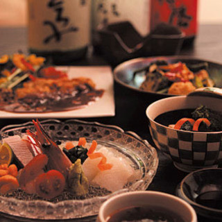 和み庵　篤屋 - 料理写真:新鮮な食材を使った創作和食が自慢。
