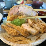 Kicchin Tauchi - ・とんかつ定食 上 2,300円/税込
                      ・スパイス化 +10円/税込