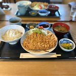 Kicchin Tauchi - ・とんかつ定食 上 2,300円/税込
                      ・スパイス化 +10円/税込