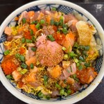 鮪市場 - ちらし丼