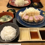 かつ泉 - 上ロースと上ヒレカツ定食