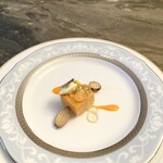 スープとカレー ボンジョルネ - ●Amuse
      トマトのチーズケーキ　
      パプリカピュレととうもろこしムースと白ワインのジュレ
      ピスタチオを散らして