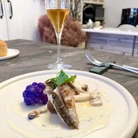 スープとカレー ボンジョルネ - ●ポワソン（魚のメイン）
                    カマスのポワレを焼きなすと
                    ムール貝とあさりのホワイトソース
                    ブロッコリー・姫大根