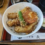 Kotesashi Sarashina - いか天丼セットはやや小さい丼のもの。