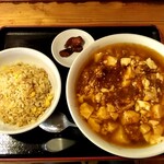 Ichiban Ya - 豚バラマーボーラーメン　880円と、半チャーハン　450円