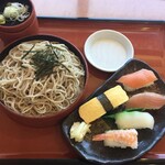 和風レストラン まるまつ - ざるそば・すしランチ