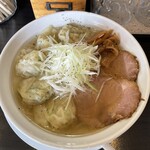 ROOTS - 塩ワンタン麺¥1,050