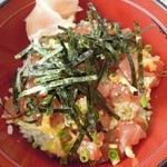 そば幸 本店 - まぐろ丼UP