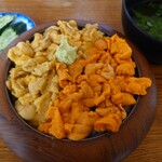 味処マルテン佐藤食堂しゃこたんなべ - 二色丼