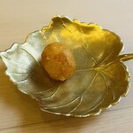 山玄茶 - お酒が加速する肴③コロコロ。鮒寿司の「飯(いい)」を丸めて揚げた鮒寿司の味わいがギュッと閉じ込められた最強の発酵食品！