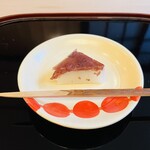 山玄茶 - ②和・水無月  6月の和菓子といったら水無月！ういろうと餡子を使った涼やかな和菓子です。