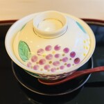 山玄茶 - あーん、なんて愛らしい紫陽花の器なんでしょ。