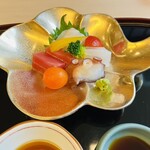 山玄茶 - 鮮魚のお造りサラダ仕立て。外食するとどうしてもお野菜不足になるので嬉しいご配慮。