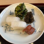 山玄茶 - 4種の香の物も名脇役です。