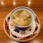 中国料理 仙ノ孫 - 前菜の冬瓜とザーサイのコーラゲンスープ
