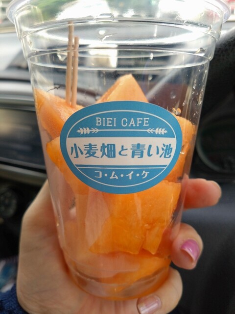 ビエイカフェ 小麦畑と青い池｜美瑛町の絶景カフェ