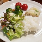 キッチン ブルー グローブ - ソースは無いですが、ブロッコリーにかかったローストビーフ丼のソースを残したくなくて・・