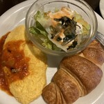 ルナ - クロワッサンとオムレツモーニング