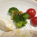 キッチン ブルー グローブ - 備え付けのポテサラは、久しぶり！