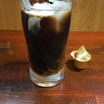 キッチン ブルー グローブ - ミルクを入れます