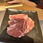 ジンギスカン羊羊亭 - 生ランプ。分厚いです。