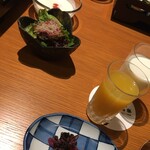 那須温泉　山楽 - 牛乳とオレンジジュース両方いただけます。サラダもお野菜新鮮。