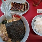 Ra-Men Yamaoka Ya - 正油ネギラーメン+トッピングのり5枚、ライス、餃子