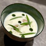 IAKU  - ❷和歌山、鮎、メイクイーン
                        〜ジャガイモの冷製スープは、和歌山産の鮎を丸々使ってバターソテーして、色々な香草、ジャガイモの甘味と鮎の苦味は相反するがマッチしている。