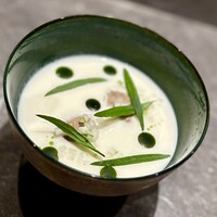 IAKU  - ❷和歌山、鮎、メイクイーン
                      〜ジャガイモの冷製スープは、和歌山産の鮎を丸々使ってバターソテーして、色々な香草、ジャガイモの甘味と鮎の苦味は相反するがマッチしている。