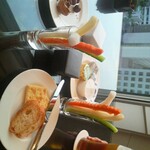 ZEN LOUNGE - 野菜スティックとパンとクラッカー